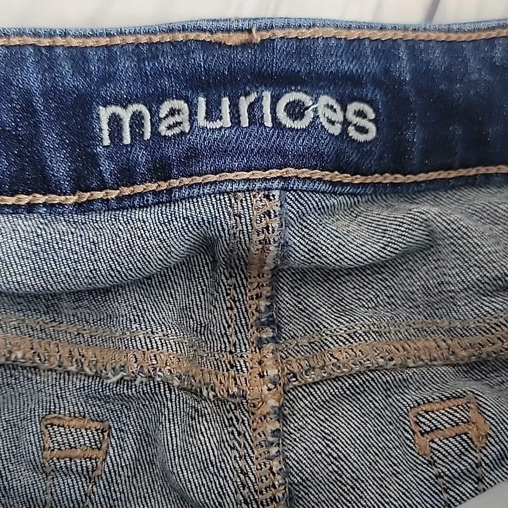 Maurices Distressed Shortie Cuffed Denim Shorts Women's Size 4